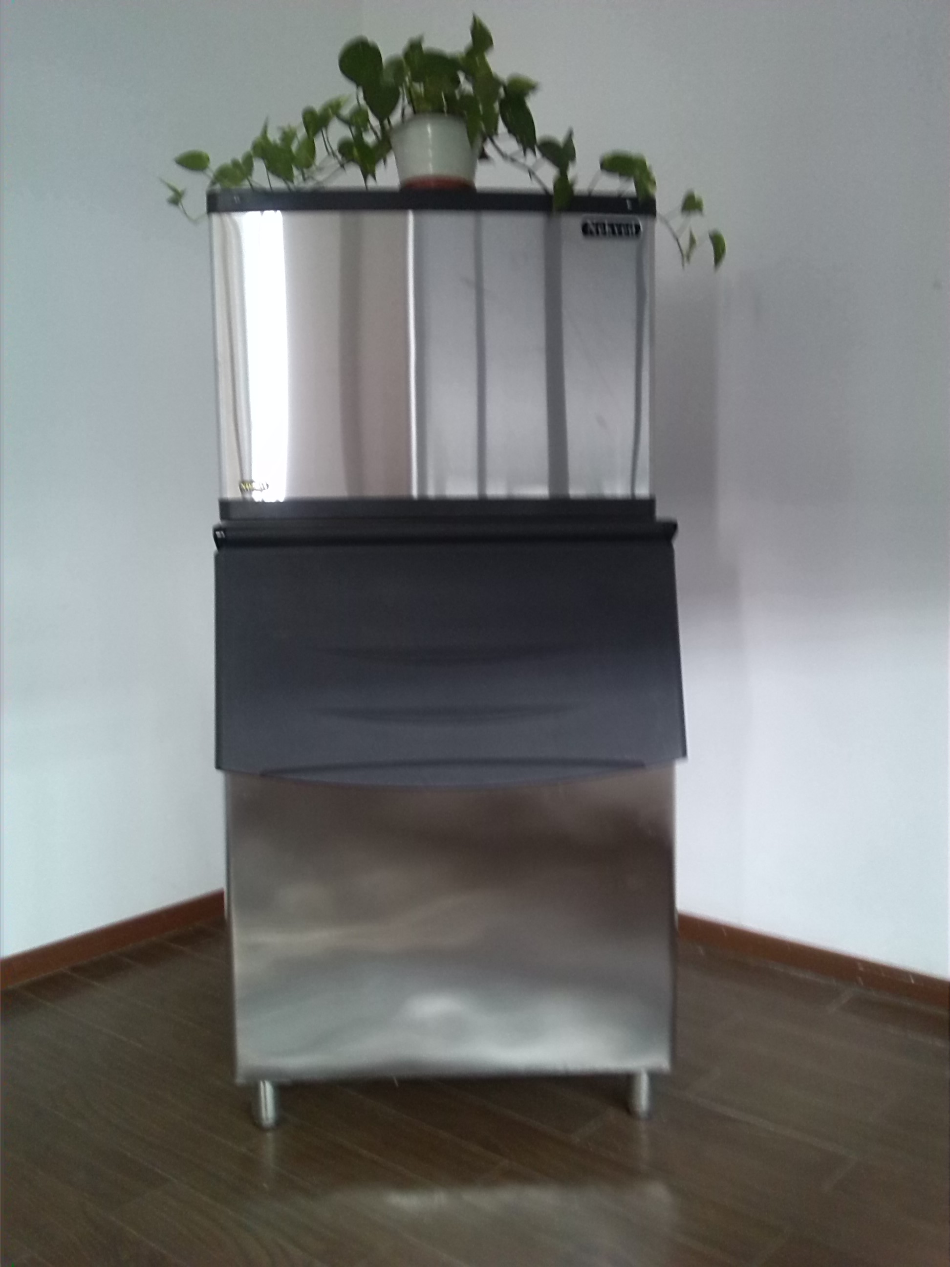 Ice  maker ND320A