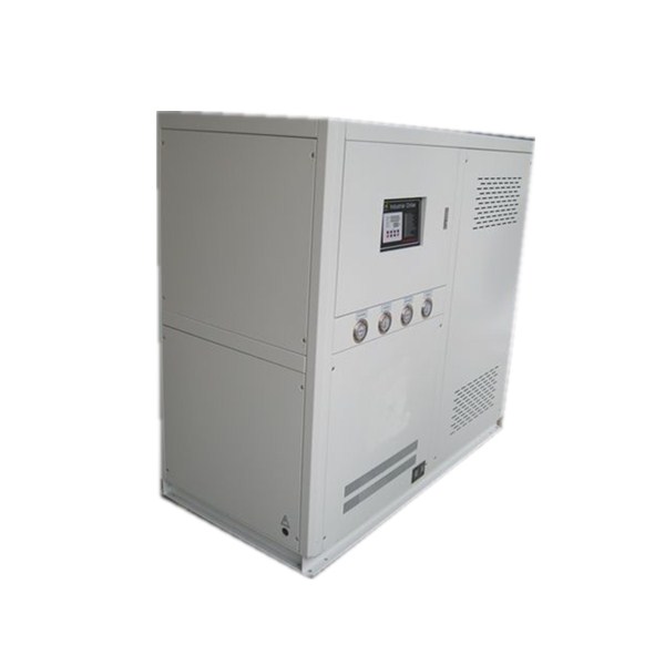Water cooled chiller with scroll compressor
